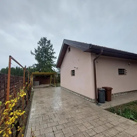 Balaton Breeze Retreat בית נופש *